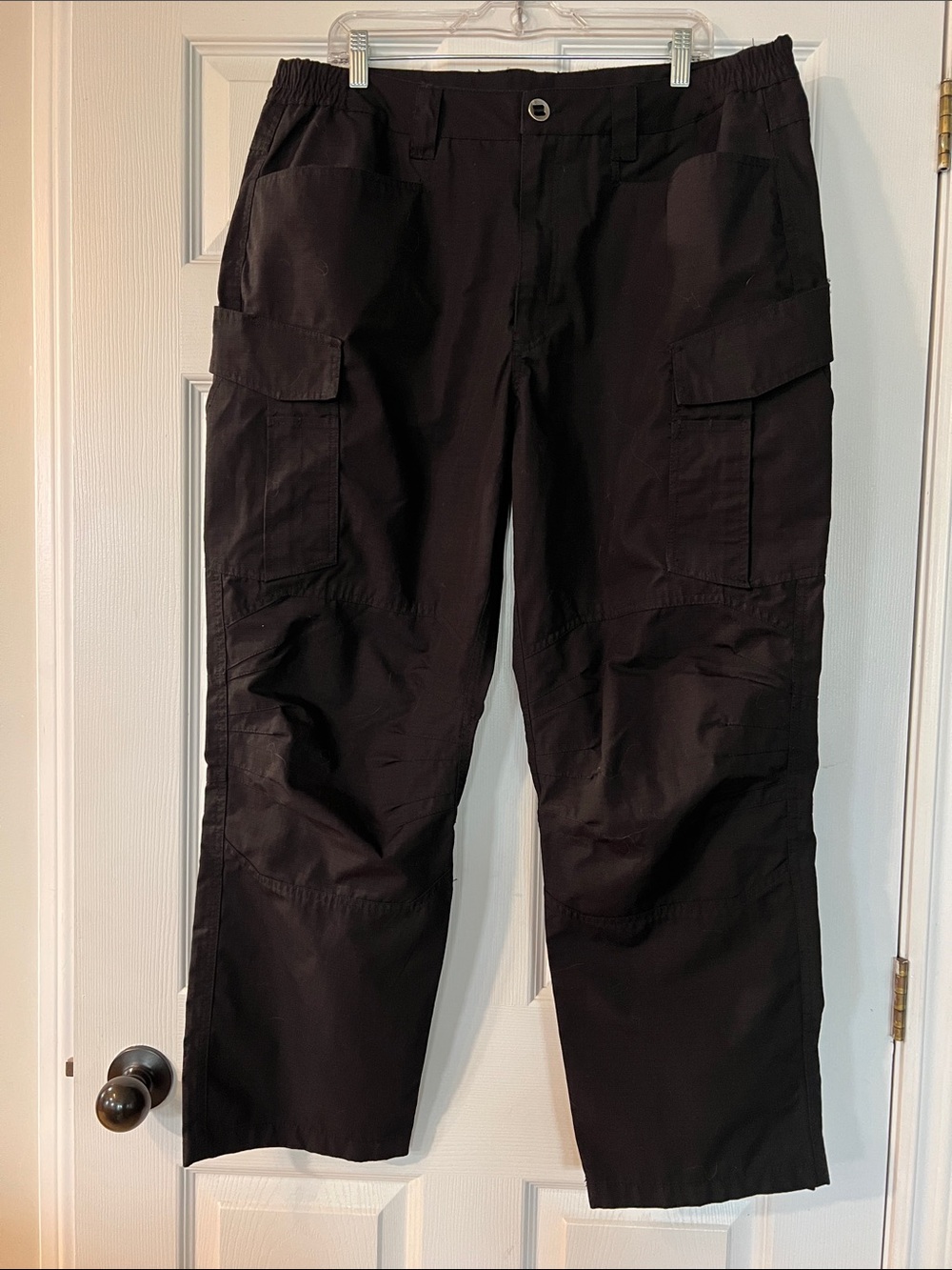 Men's Black Cargo Pants with Elastic Waist and Utility Pockets